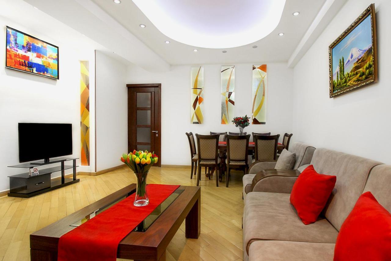 3 Bedroom Apartment Near Republic Square Erywań Zewnętrze zdjęcie