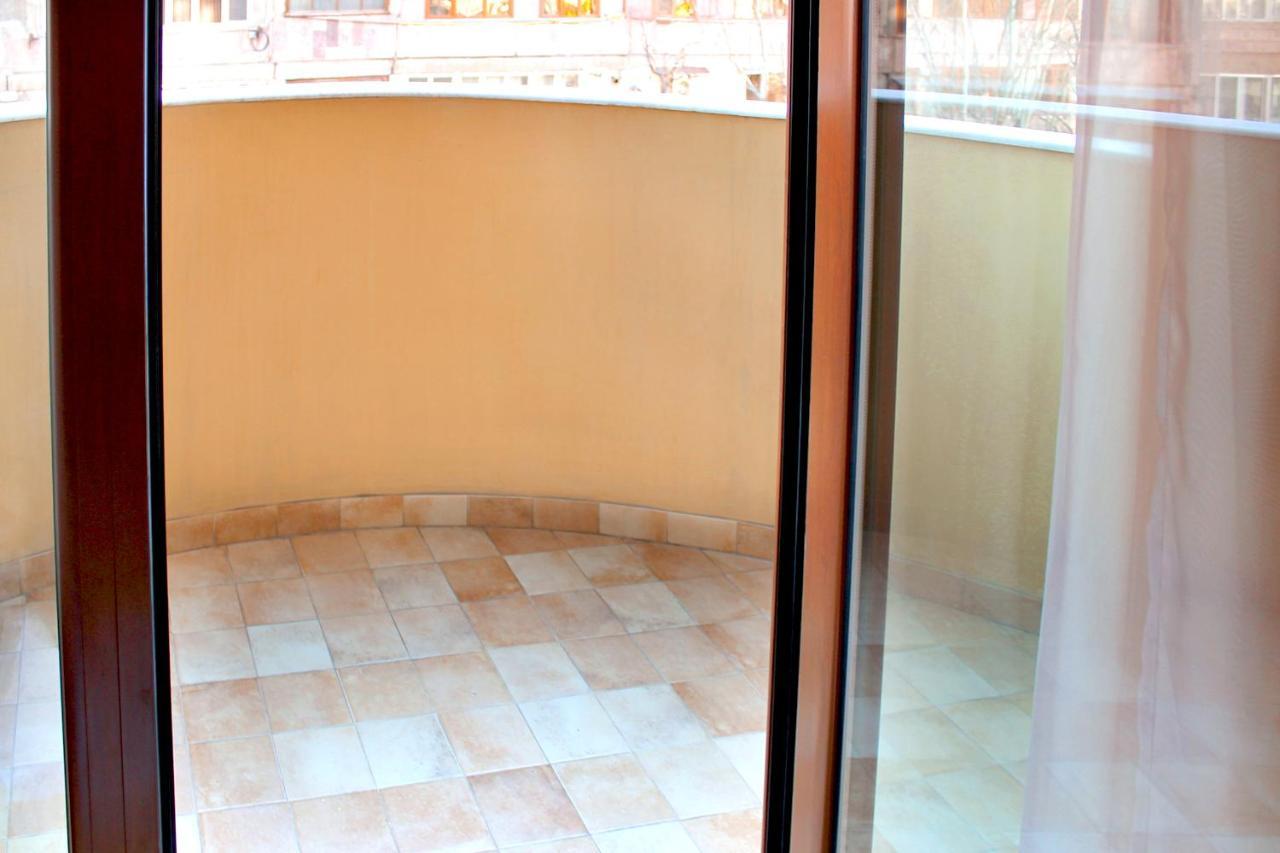 3 Bedroom Apartment Near Republic Square Erywań Zewnętrze zdjęcie